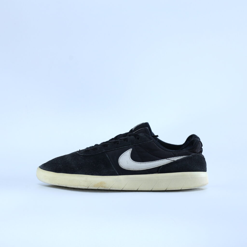 nike sb team classic beige